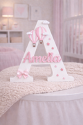 Letra Decorativa Personalizada para Quarto de Bebé Branco e Rosa